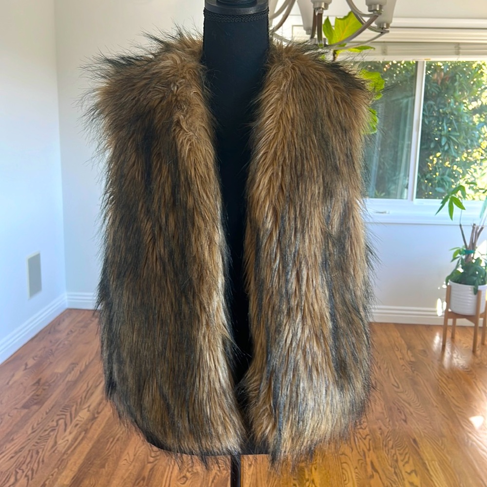Faux Fur Vest 🪶